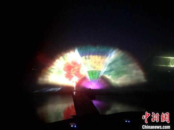 中国扇子。　赵桂华 摄