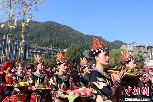 图为祭祀盘王仪式现场。　陈秋霞 摄