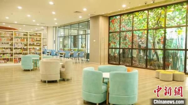图为中山纪念图书馆馆内一角。中山市委宣传部供图