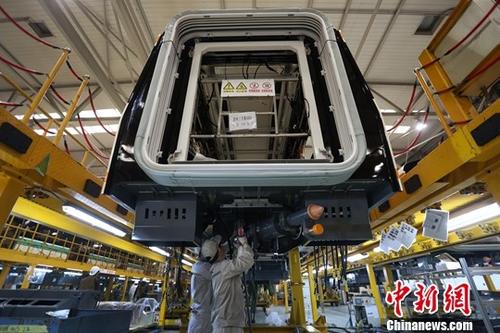 资料图：南京一家制造企业内的生产景象。<a target='_blank' href='http://www.chinanews.com/'>中新社</a>记者 泱波 摄
