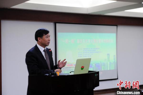 南宁师范大学新闻与传播学院党委书记陈洪波闭幕式上致辞。　蒋雪林 摄