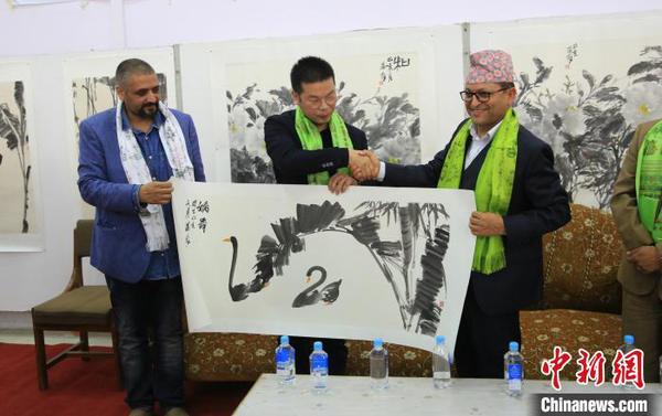 画展现场。　张晨翼 摄