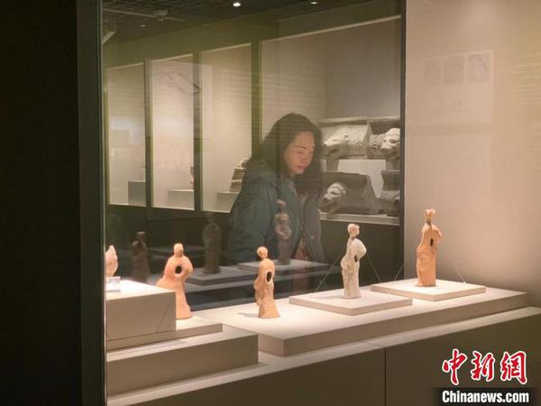 图为展览现场。　岳依桐 摄