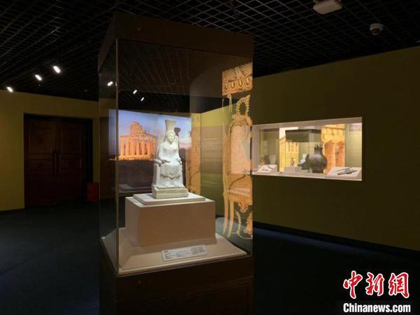图为展览现场。　岳依桐 摄