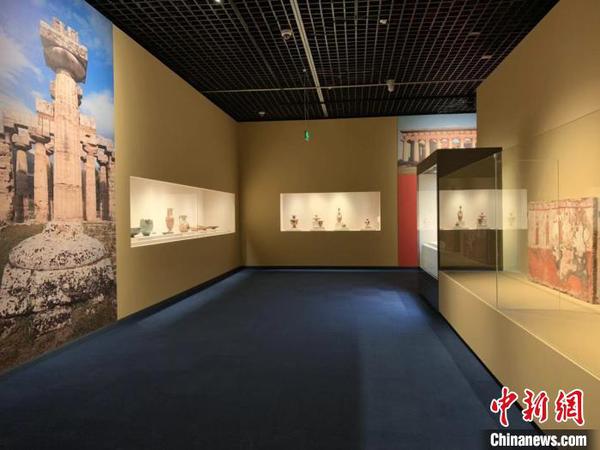 图为展览现场。　岳依桐 摄