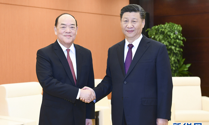 习近平会见贺一诚