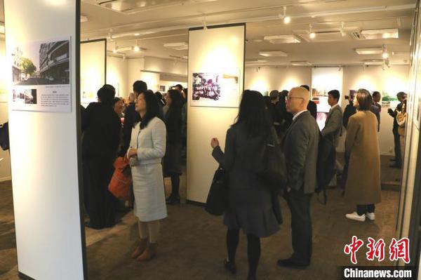 图片展现场。　东友 摄