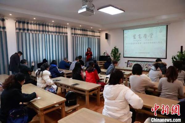 图为莫高学堂开讲。敦煌研究院供图