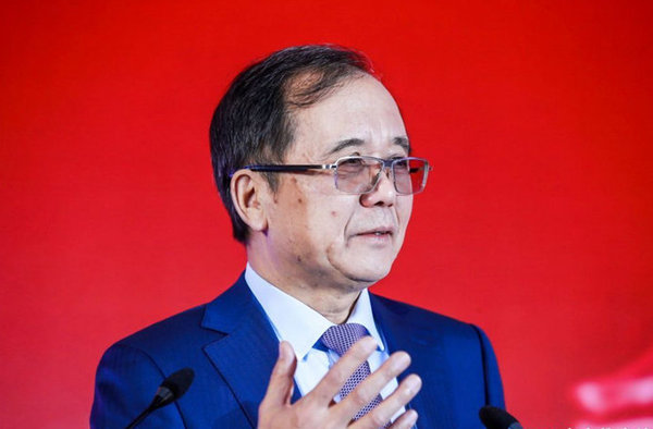 图为北京大学未来教育管理研究中心创始主任林建华在发表演讲。