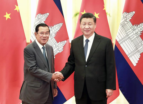 2月5日，国家主席习近平在北京人民大会堂会见柬埔寨首相洪森。