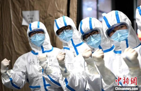 诗人黄亚洲：谁说诗歌不给力？“全民写诗”自有价值