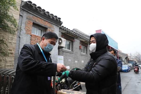 3民建市委常务副主委任学良现场值守