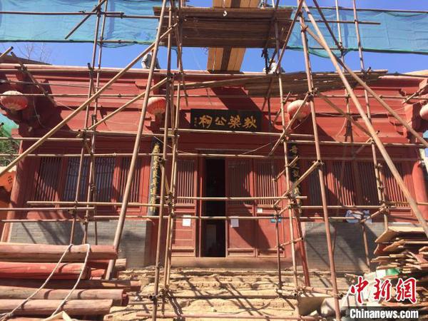 狄仁杰文化公园中正在按古法复建的狄梁人祠。　高瑞峰 摄