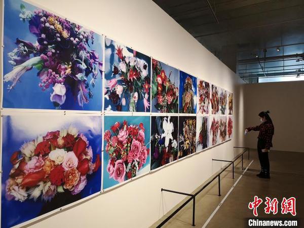 市民拍摄展览。　唐小晴 摄