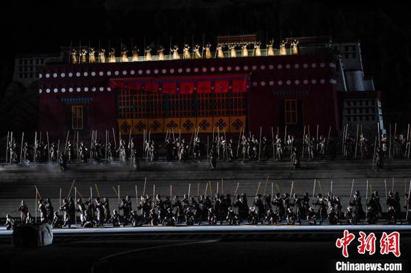 图为大型实景剧《文成公主》演出现场。　何蓬磊 摄