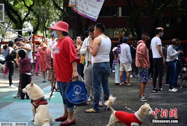 墨西哥南部发生7.5级地震 房屋受损严重