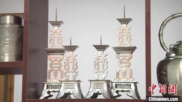 戴清标制作的镴器 王鹏飞 摄