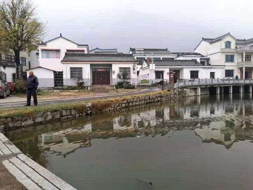 里罗城村新貌。人民政协网记者付振强 摄