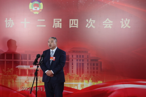 广西壮族自治区政协常委、广西扬翔股份有限公司董事长黄定寿 肖亮升摄