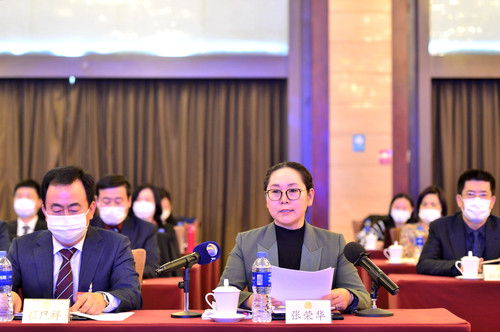 张荣华委员在小组讨论中发言