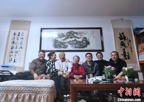 Lily与家人度过了一个暖心的春节。　受访者供图　摄