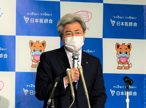 日本医师会会长中川俊男。（图片来源：《朝日新闻》）