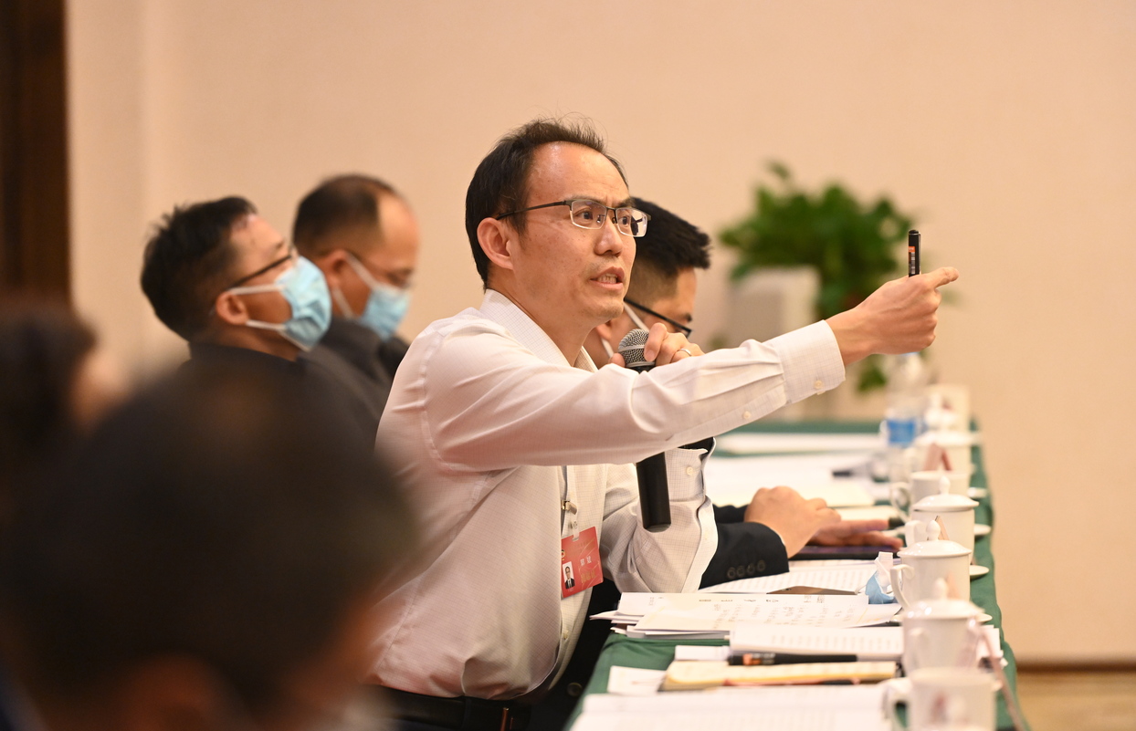  政协北京市海淀区十一届一次会议小组讨论现场