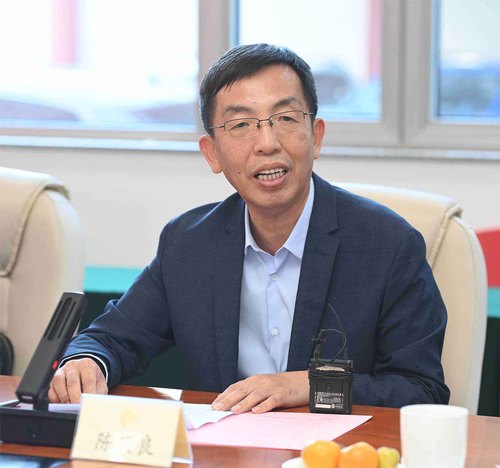 中储股份党委副书记、纪委书记陈庆良致辞