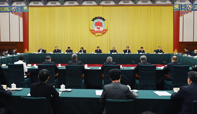 全国政协召开双周协商座谈会 围绕“加快建立新能源产业再生资源回收利用体系”协商议政 王沪宁主持