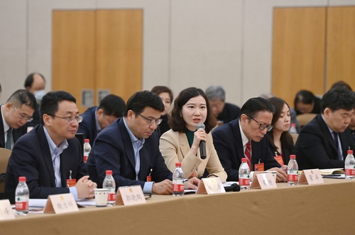 强化教育科技人才支撑，加快建设国际科技创新中心届别联组座谈会上发言。