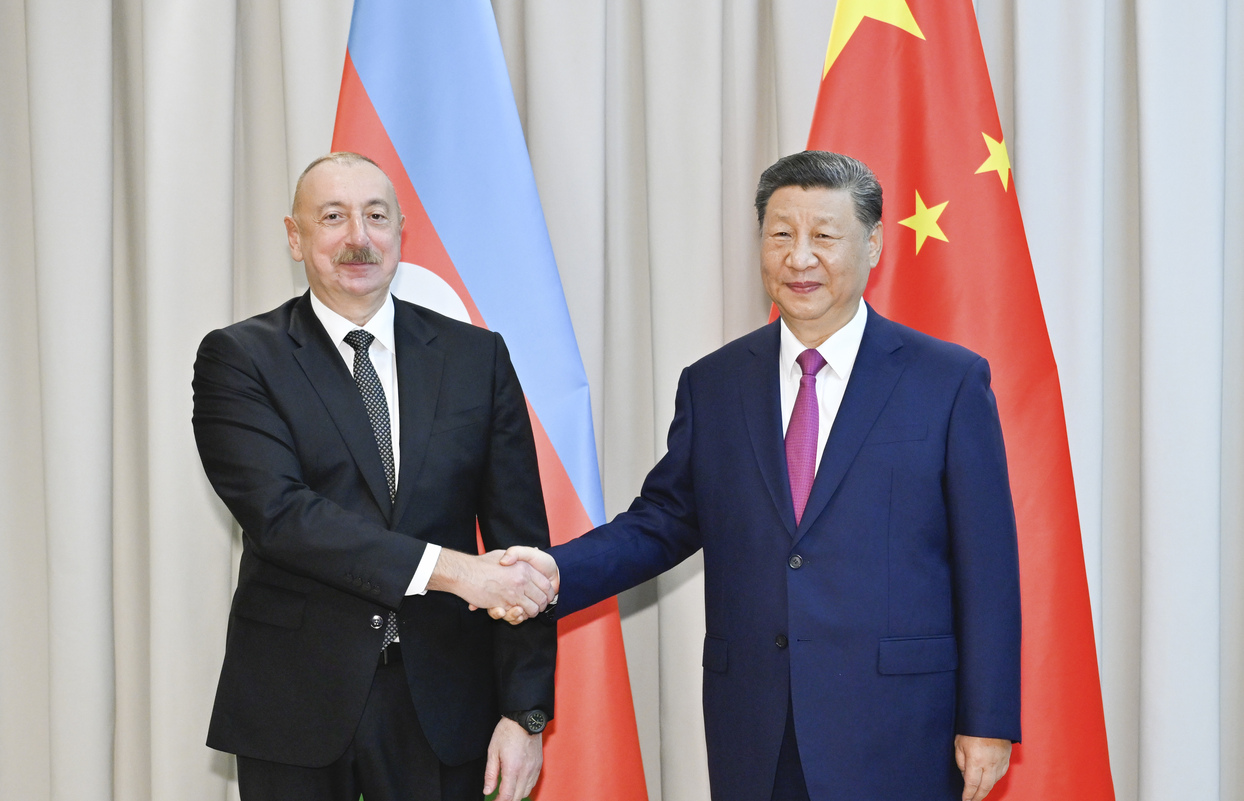  习近平会见阿塞拜疆总统阿利耶夫