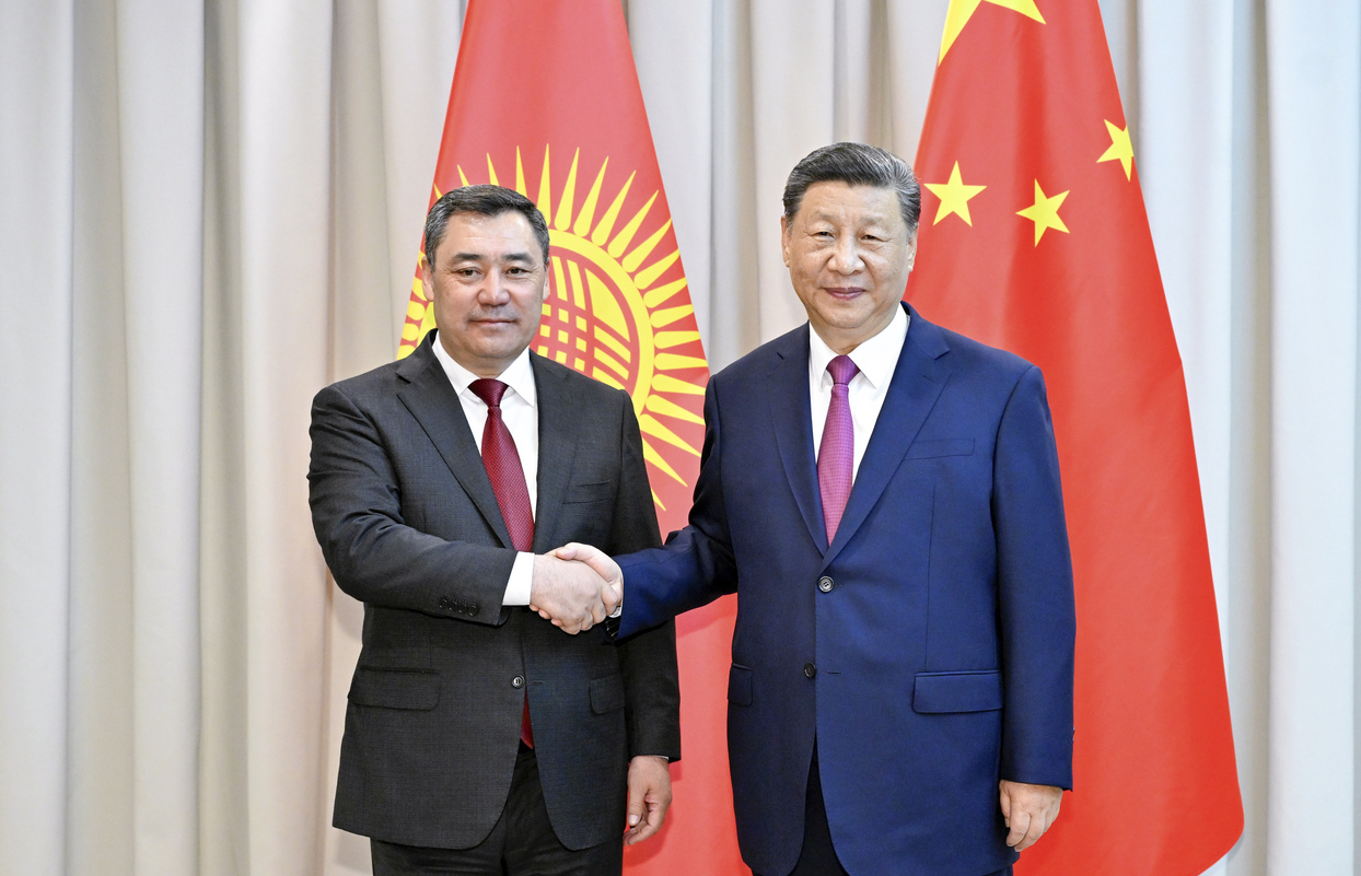   习近平会见吉尔吉斯斯坦总统扎帕罗夫