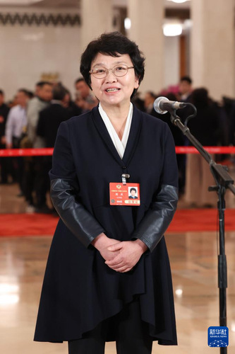 周岚