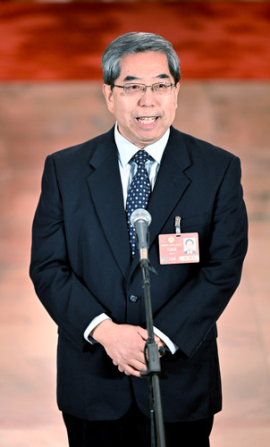 全国政协委员马建堂接受媒体采访。(6558838)-20250305083911