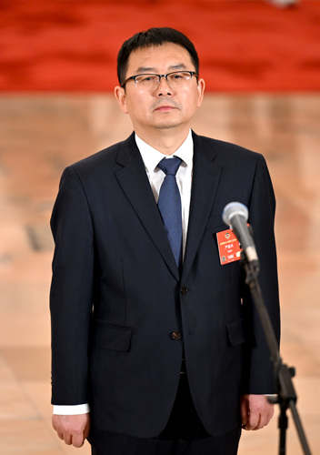 严建兵