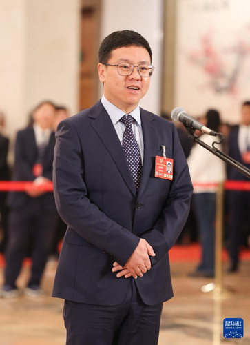 张树新