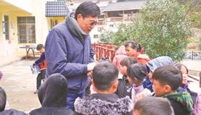 王万传：脱贫攻坚路上的“多面手”