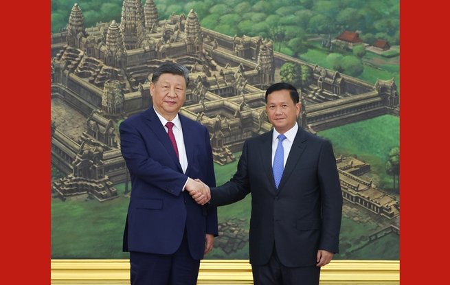 习近平同柬埔寨首相洪玛奈举行会谈