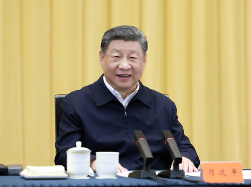 4月30日上午，中共中央总书记、国家主席、中央军委主席习近平在上海主持召开部分省区市“十五五”时期经济社会发展座谈会并发表重要讲话。新华社记者 王晔 摄
