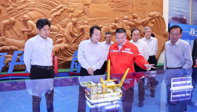 天津市政协组织政协常委开展主题视察