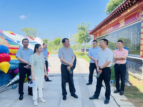 韩民春（右四）带领民建湖北省委会调研组在(7453049)-20250614083142