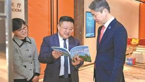 张时荣：向世界讲好中国故事