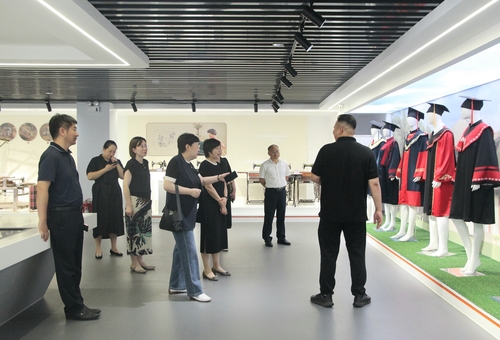 （7月12日）从一枚芯片激活智慧校服说起(7680444)-20250712101645