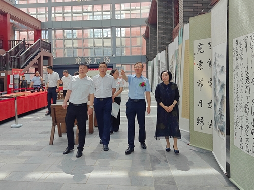 （黑站，统战新闻， 请转高杨）%28分离图%29(7825016)-20250801085456