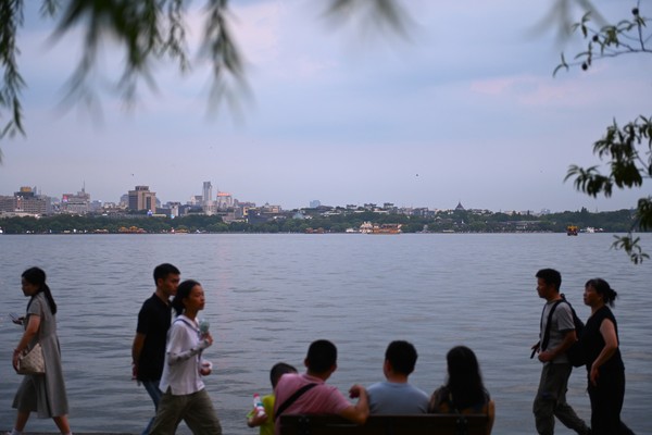 活力中国调研行|杭州西湖游人多(1)(7879390)-20250804161510 活力中国调研行|杭州西湖游人多(1)(7879390)-20250804161510