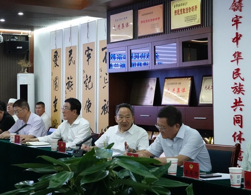 调研组在酒泉市肃州区北门清真寺与当地宗教界人士座谈 调研组在酒泉市肃州区北门清真寺与当地宗教界人士座谈