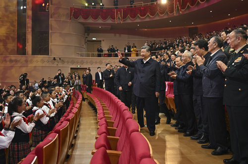 习近平观看庆祝西藏自治区成立60周年文艺(8010332)-20250821041825