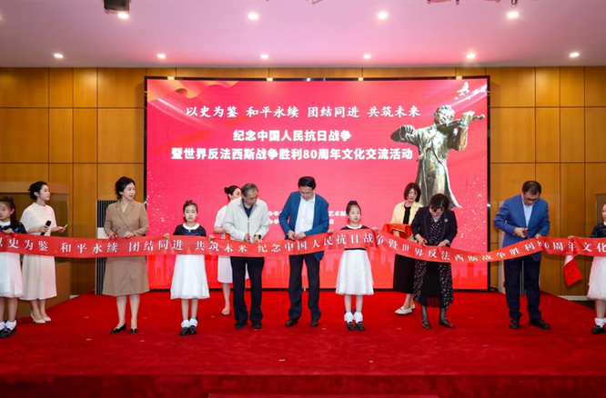 雕塑为碑，文献为证：这场展览以艺术之名传承抗战记忆与和平信念