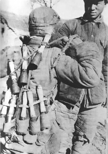 全副武装的“贺龙投弹手”。(8235793)-20250925091203 全副武装的“贺龙投弹手”。(8235793)-20250925091203