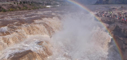 壶口瀑布“彩虹桥”